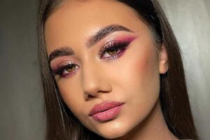 magenta cutcrease eye makeup