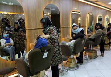 Afghanistan bans beauty salons run by women