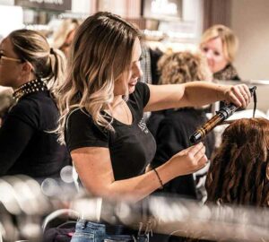 UK’s Hair Salons in Recruitment Crisis as Gen Z Turns Away