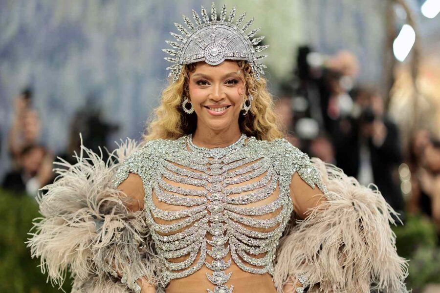 Beyonce's makeup at Met Gala