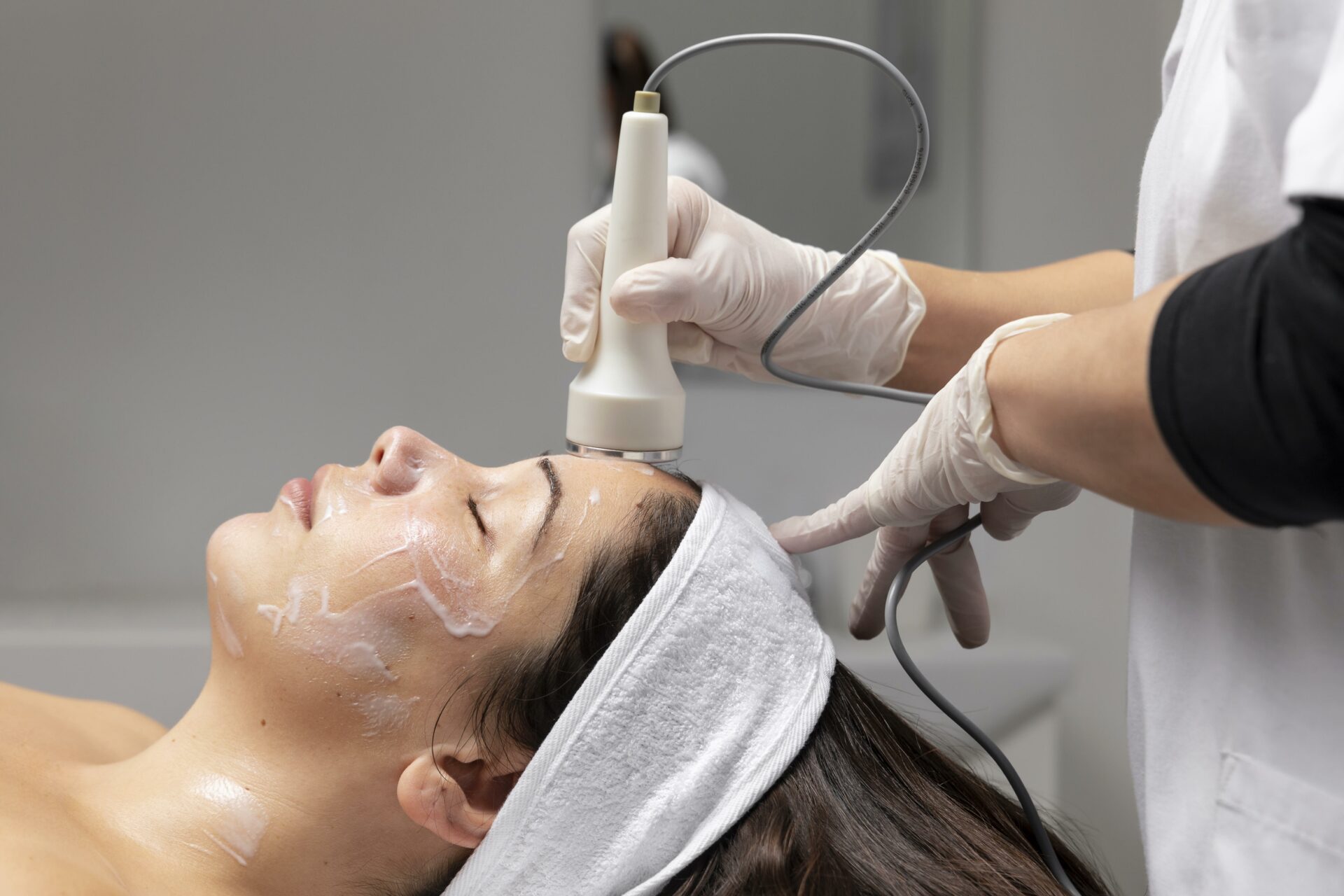 HydraFacial Draws Informed Clients and Demands Rigorous Protocols