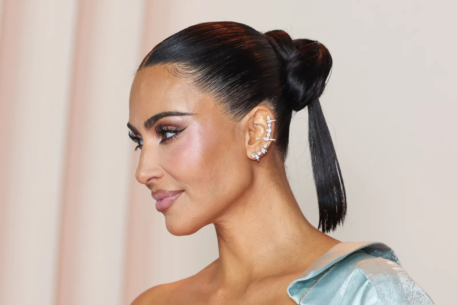 Ultra-Sleek Sculptural Buns